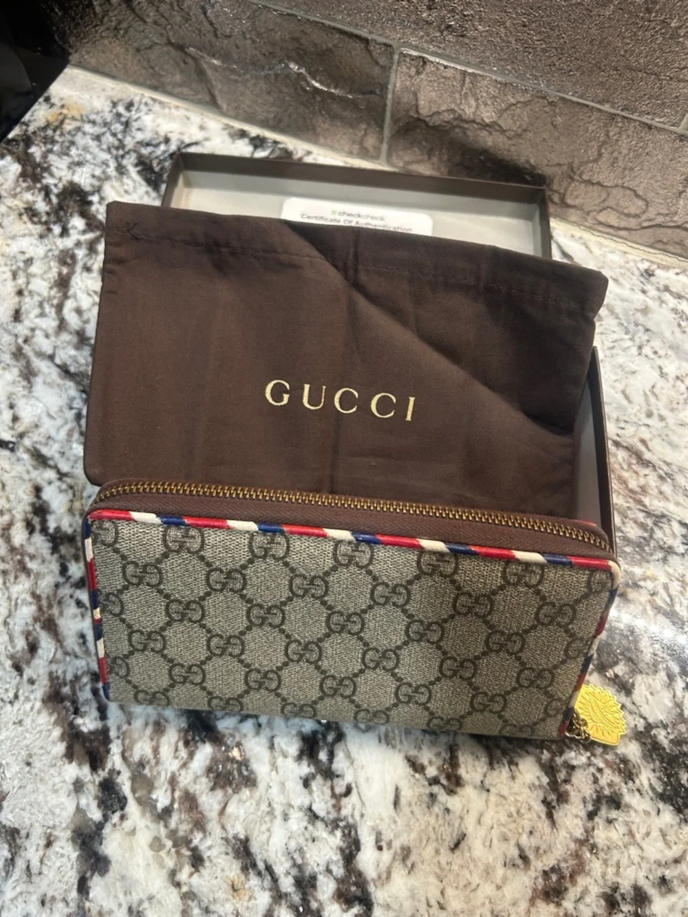 Gucci RARE GG Supreme Zip Wallet with Multicolor Embroidered Tiger and UFO - Picture 10 of 11